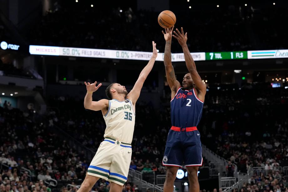 伦纳德20+8特伦特赛季新高36分 快船轻取雄鹿