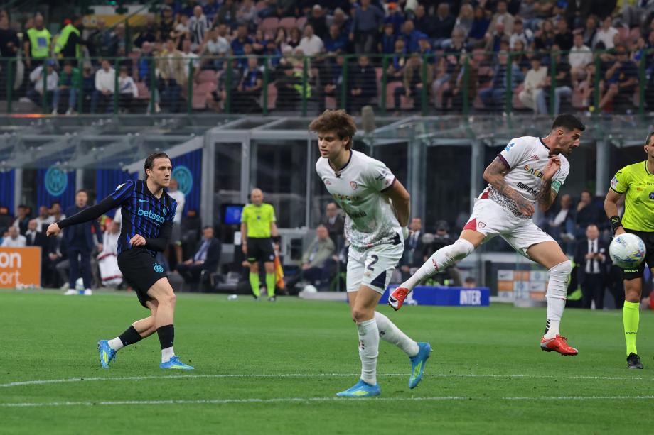 意甲-泽林斯基世界波 国米3-0三连胜12分领跑