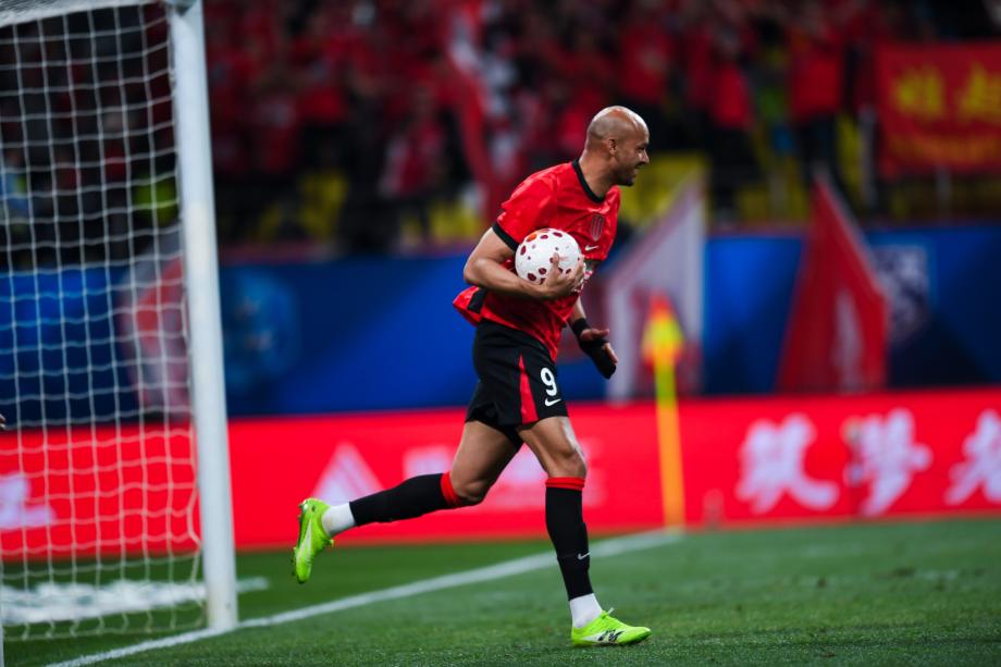 中超-费利佩替补建功 成都蓉城2-1逆转云南玉昆