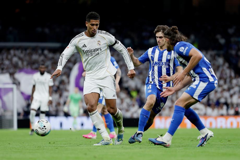 维尼修斯世界波姆巴佩破门 皇马2-1阿拉维斯