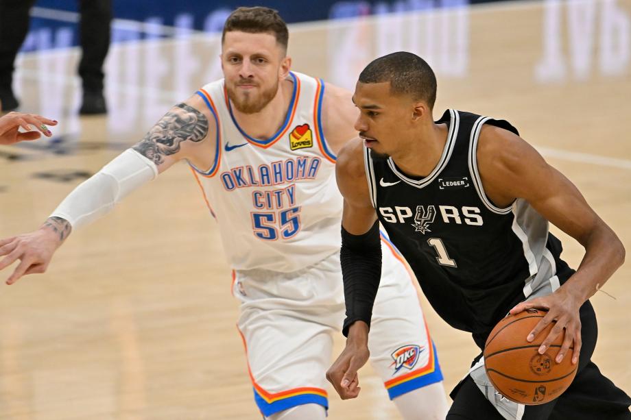 文班亚马28+10马刺大胜雷霆 NBA西决拖入抢七