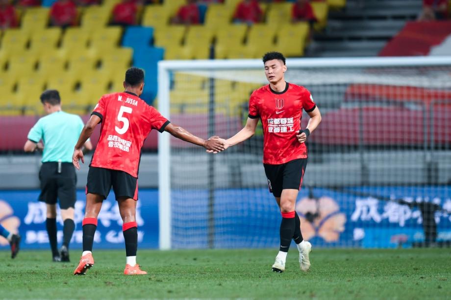中超-茹萨制胜球 蓉城1-0泰山先赛13分领跑