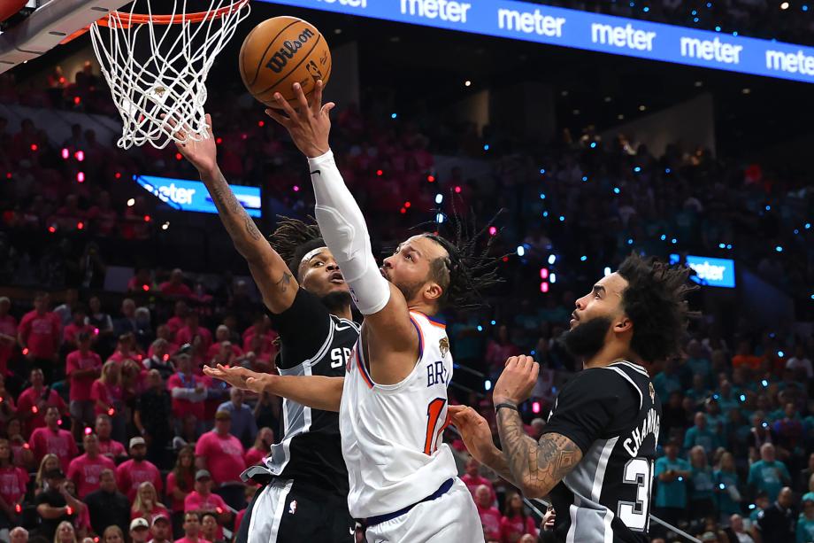 NBA总决赛：尼克斯客胜马刺开门红 总比分1-0领先