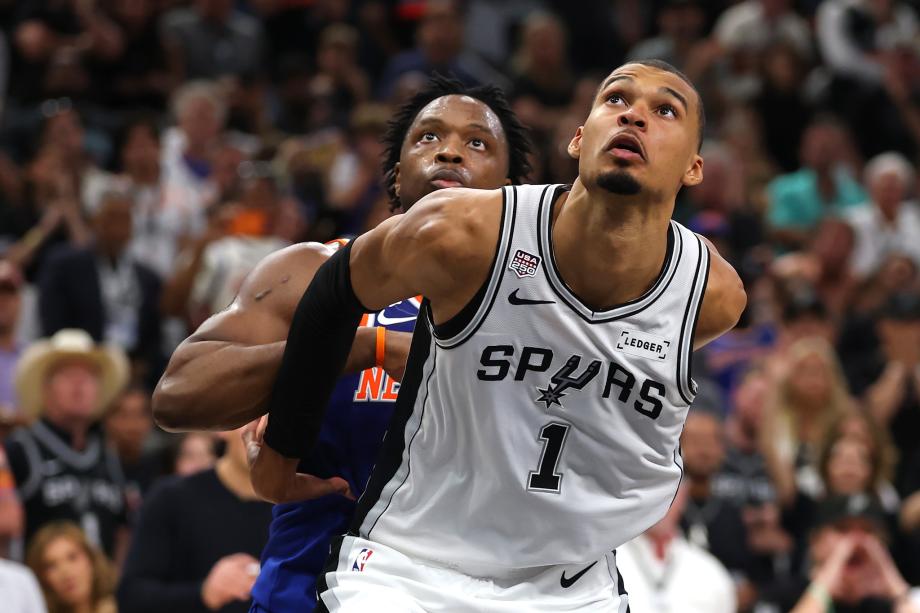 NBA总决赛：尼克斯胜马刺 总比分4-1夺得总冠军