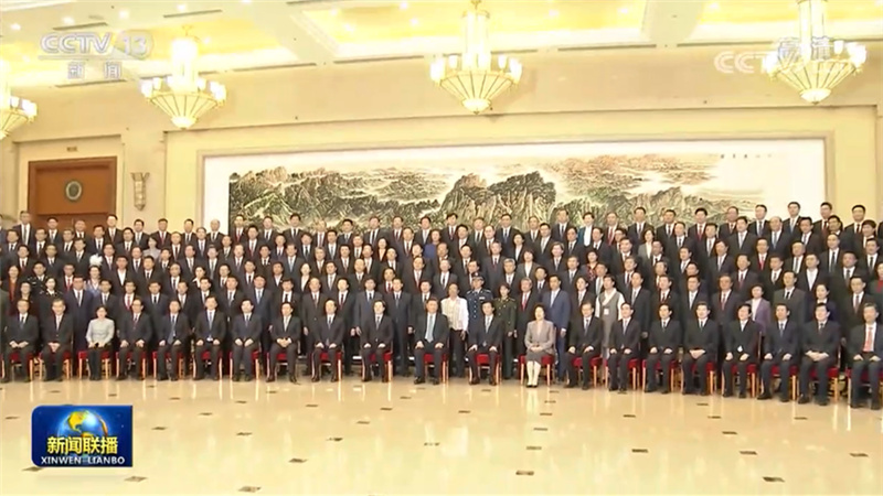 习近平会见全国精神文明建设表彰大会代表 王沪宁参加会见并在表彰大会上讲话