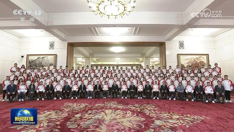 丁薛祥会见“港澳青年看祖国”各界港澳青年代表交流团