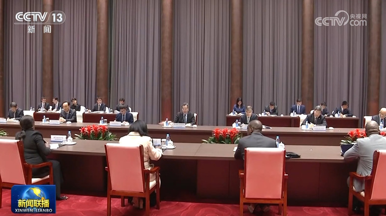 丁薛祥分别会见洪都拉斯副总统、赞比亚副总统、越南副总理