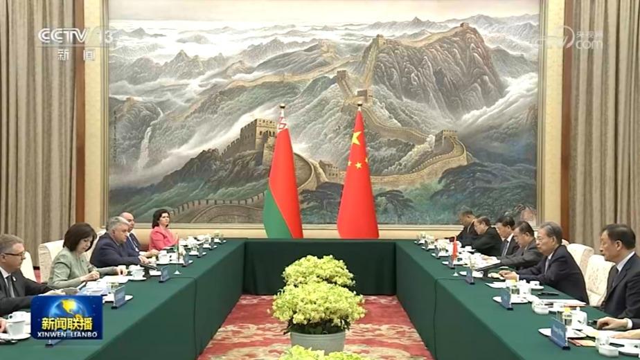 赵乐际同白俄罗斯国民会议共和国院主席举行会谈