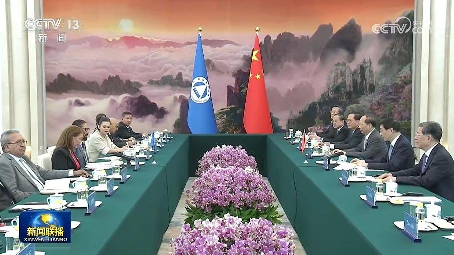 王沪宁会见中美洲议会议长