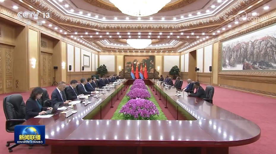 习近平会见厄立特里亚总统