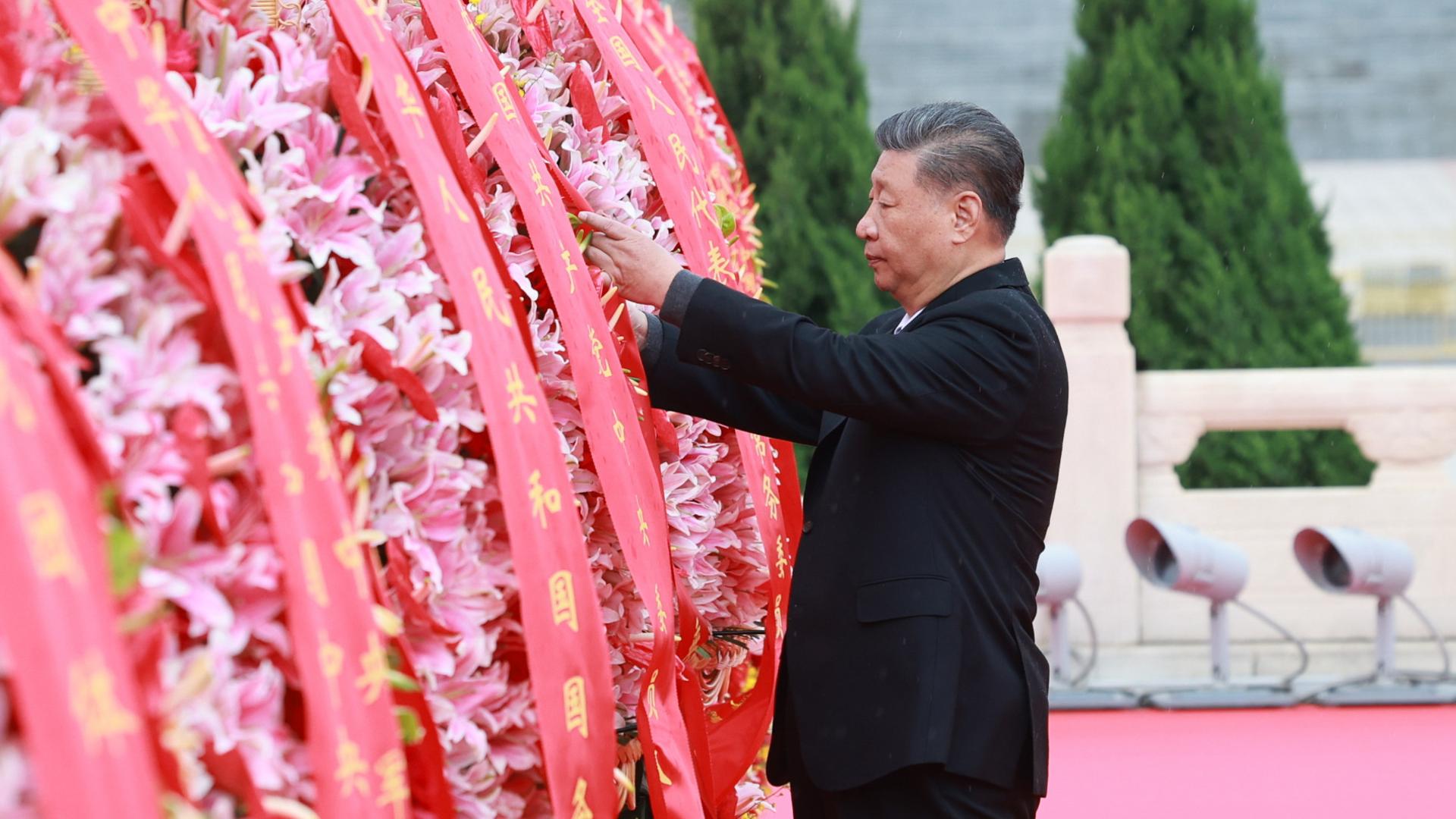 烈士纪念日向人民英雄敬献花篮仪式在京隆重举行