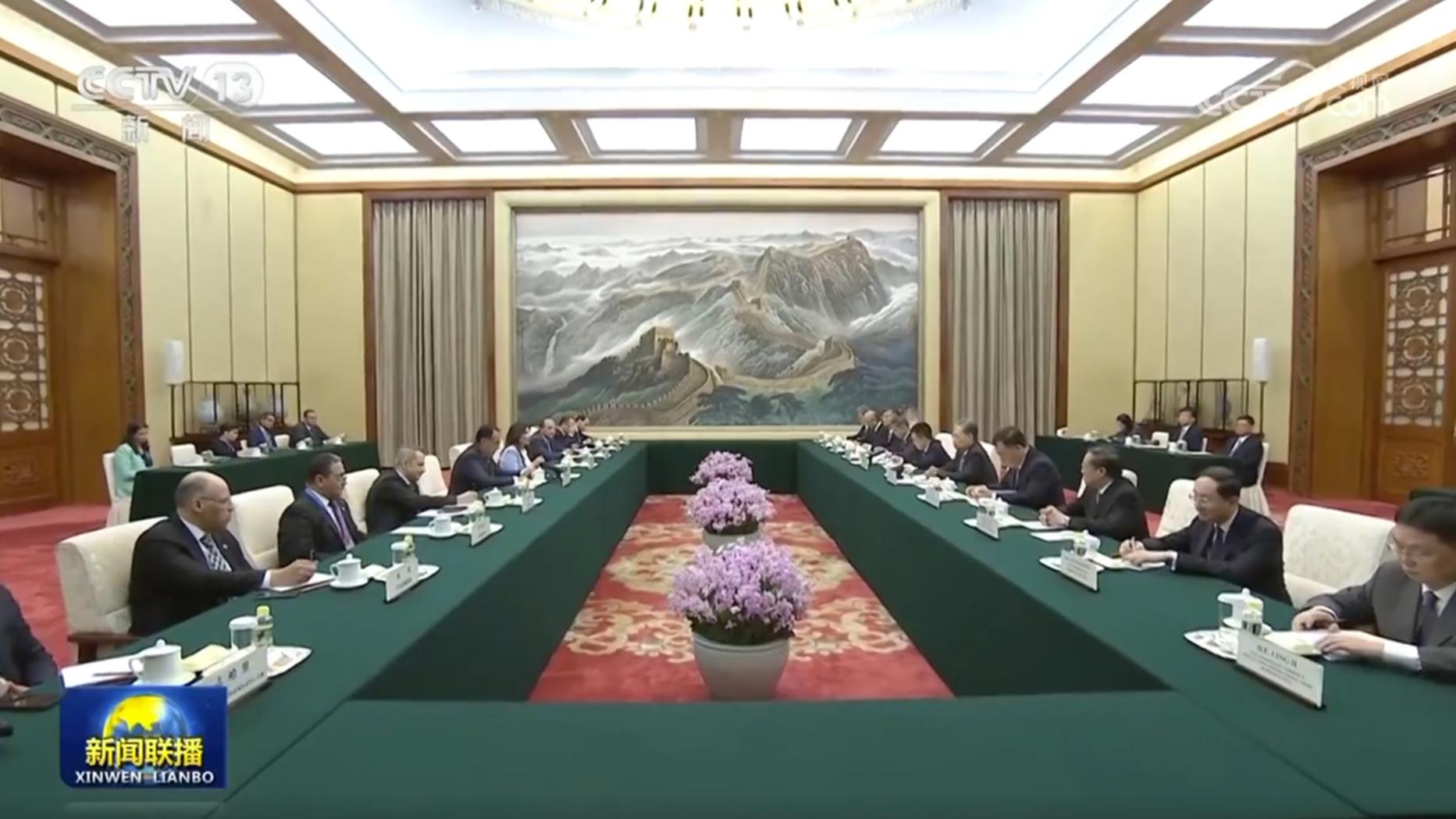 赵乐际会见埃及总理