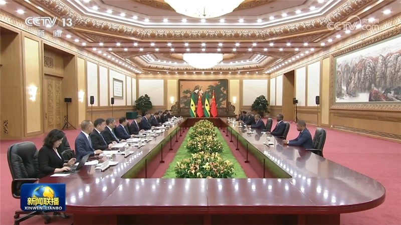 习近平会见圣多美和普林西比总理