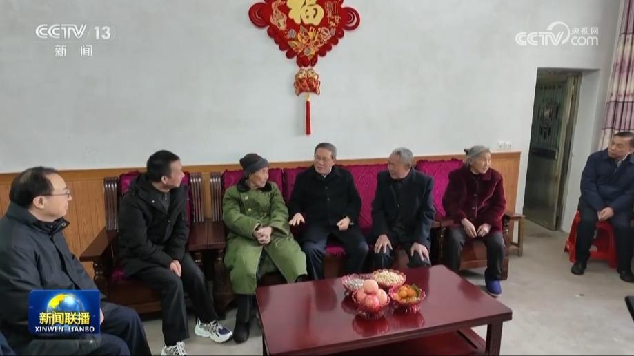 李强在安徽看望慰问基层干部群众