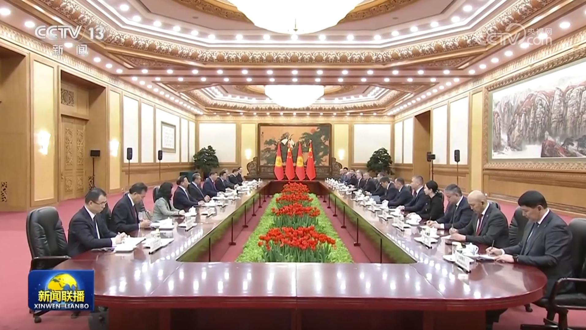 习近平同吉尔吉斯斯坦总统会谈