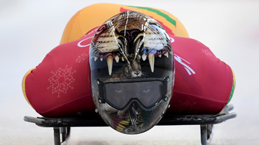 冰雪 钢架雪车 贴地飞行的冰雪运动
