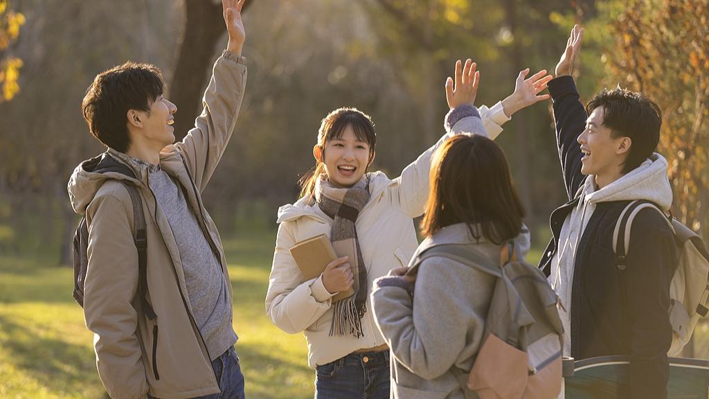 好朋友与“陌生人”：大学生怎么看社交