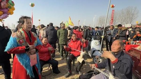 文化中国行 | 在麦田,唤醒曲艺下一个春天
