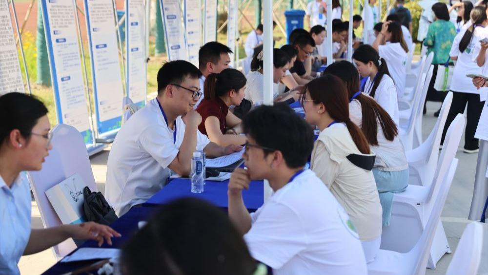 加大政策扶持 助力青年人才培养