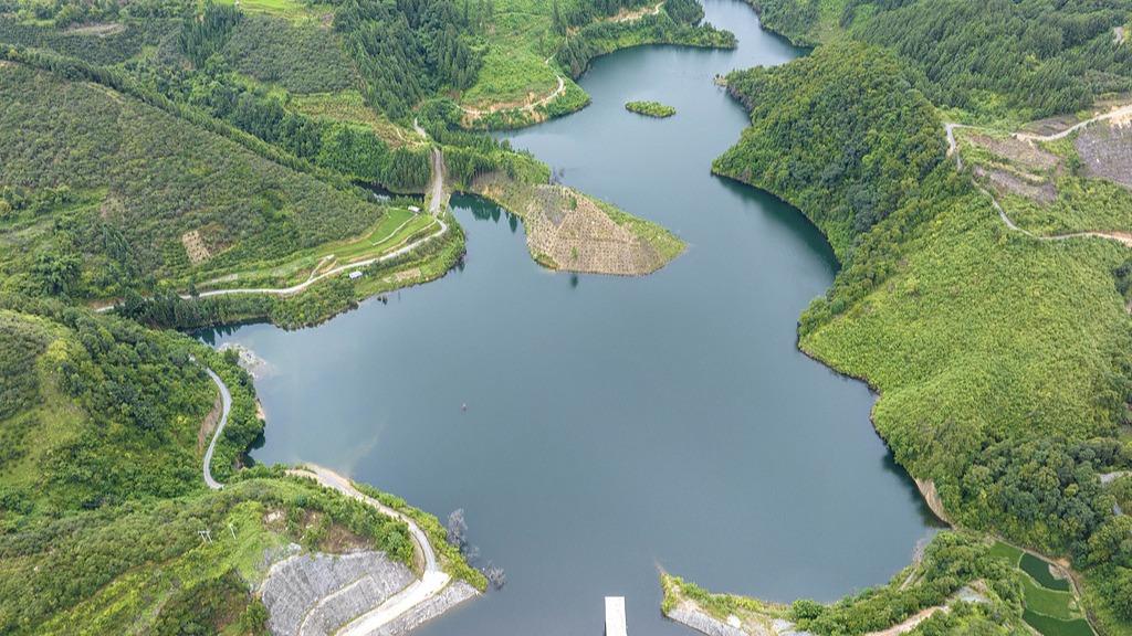 Xishan Reservoir offers a stunning natural landscape