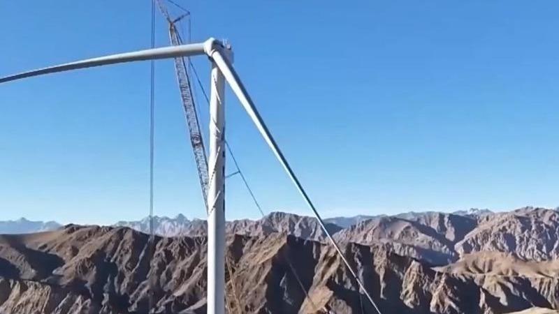 High-altitude wind power goes online in Xinjiang
