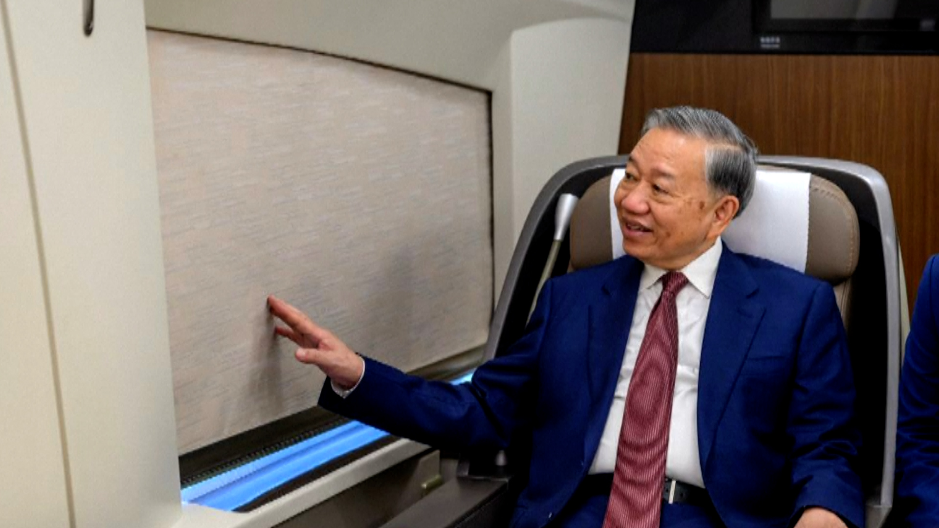 Vietnam's top leader To Lam aboard high-speed train for Xiong'an New Area visit