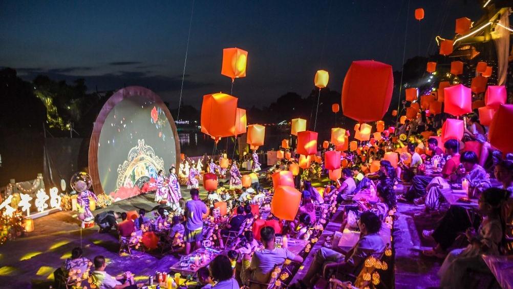 Qixi-themed tourism and culture festival kicks off in Chongqing