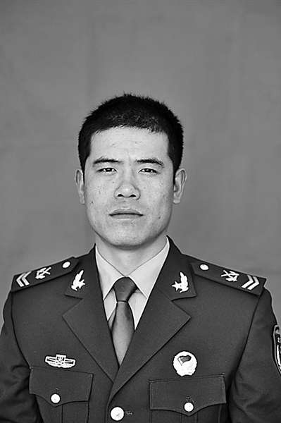 贾元友  66157部队86分队代理排长贾元友是我军由机械化向信息化转型