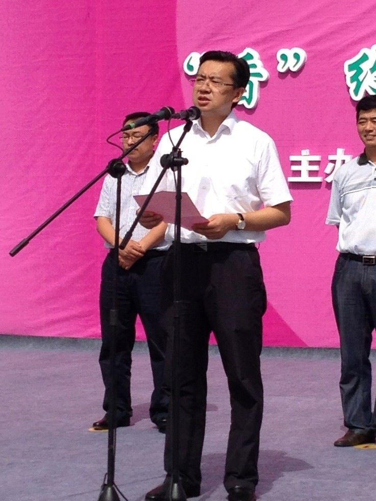 四川西充首届充国香桃品果节开幕