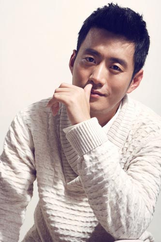 新主播王峰首度回应"央视金童"称号 揭青涩过往