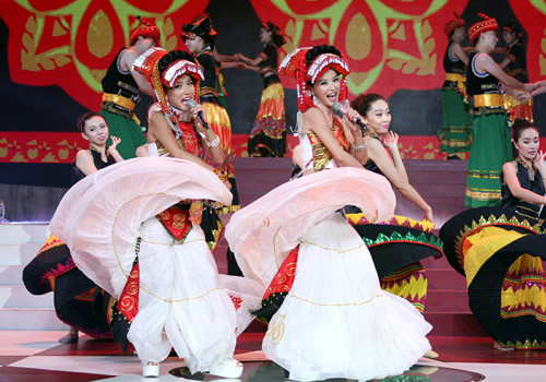 《星光大道》上演"组合"大战 5组选手有3个组合