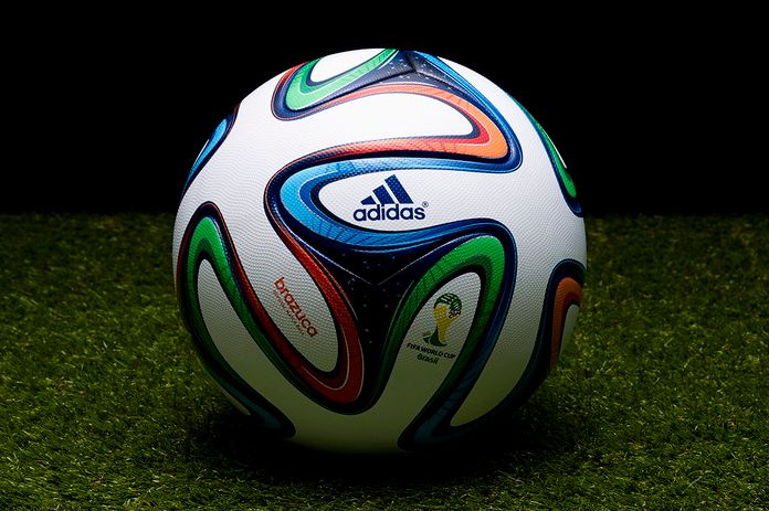 比赛用球:brazuca(桑巴荣耀)