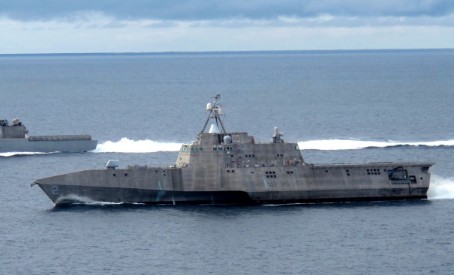 能搭載直升機的新型瀕海戰鬥艦(lcs),作為美國海軍未來棟樑