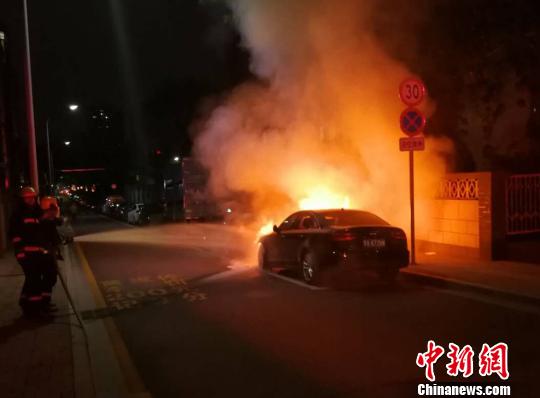山西太原11辆车相继夜间起火 纵火嫌疑人被抓获