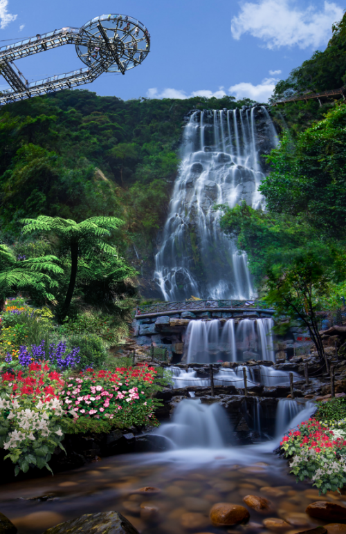 51名绣娘高空玻璃绣国旗 万名游客挥国旗庆五一