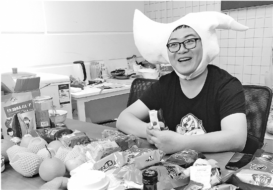 大牌主播一场直播带货几个亿 揭秘直播圈里的那些事