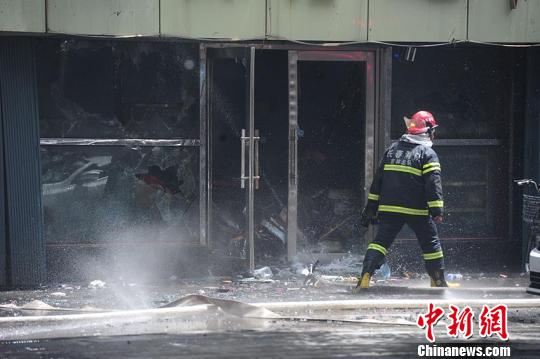 长春一KTV大楼发生火灾:大楼已面目全非 伤亡不明