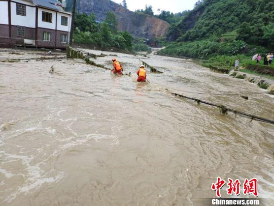 暴雨致贵州多地洪涝 贵州启动防汛Ⅳ级应急响应