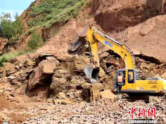 陕西省子洲县山体滑坡事故一名遇难者遗体被找到