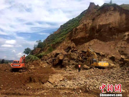 陕西省子洲县山体滑坡事故一名遇难者遗体被找到