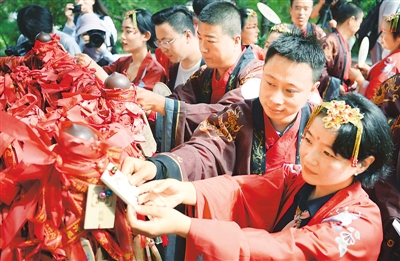 爱在七夕 情满华夏——多彩民俗活动丰富七夕文化内涵