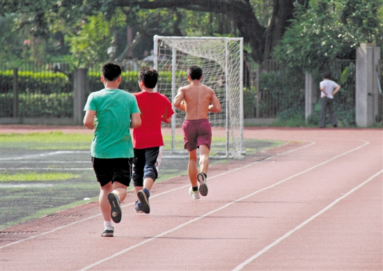 学校体育设施开放难在哪里 东莞约3/4体育设施在校内
