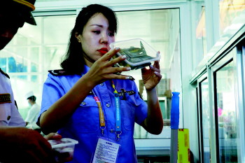 销毁332公斤！青岛金沙滩啤酒城筑牢食品安全防线