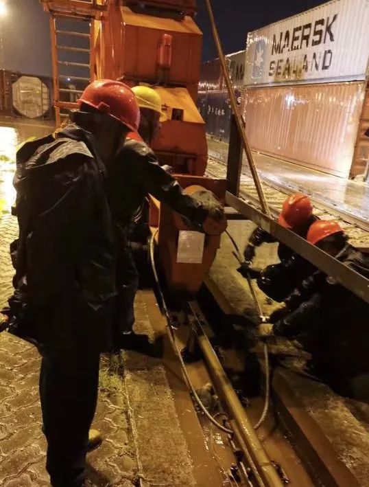 这是一群连台风也吹不走的青年