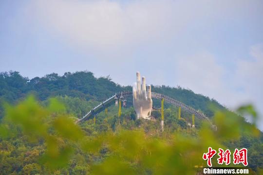 中国最大的佛手造型雕塑在福建建成倡导孝道文化