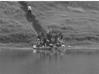 网红凌晨直播捕鱼 数千粉丝目击主播撒网意外溺亡