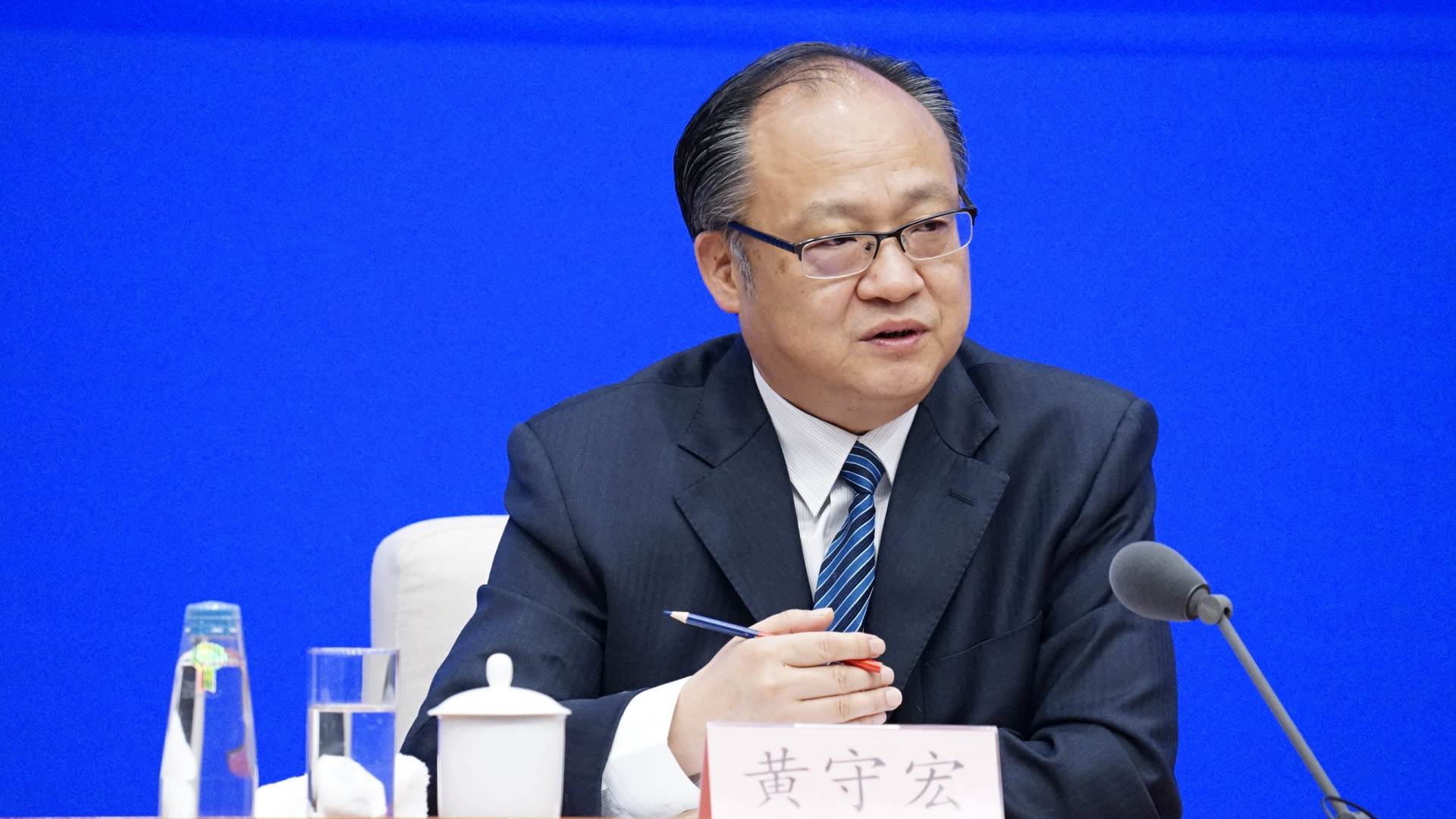 这么多年无论遇到什么困难挑战改革开放这一法宝屡试不爽