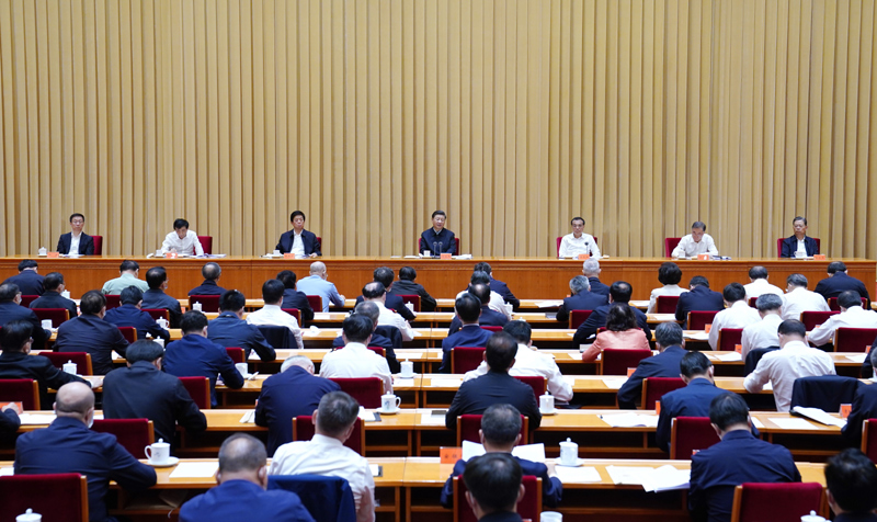 9月25日至26日，第三次中央新疆工作座谈会在北京召开。中共中央总书记、国家主席、中央军委主席习近平出席会议并发表重要讲话。