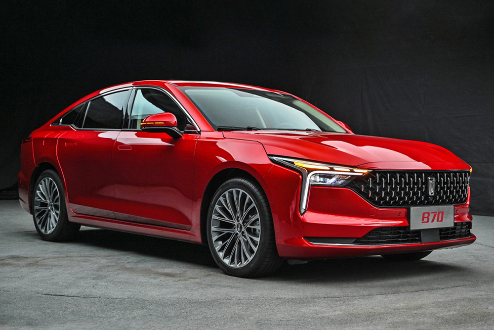 外观部分,第三代奔腾b70外观延续b2 concept概念车设计,采用奔腾最新"