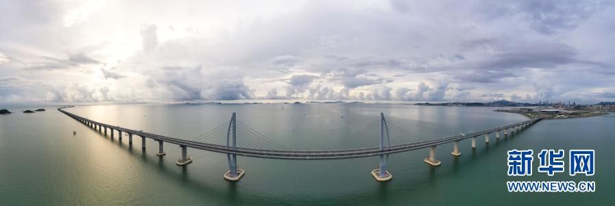 这是2020年9月12日拍摄的港珠澳大桥（无人机全景照片）。新华社记者 陈晔华 摄